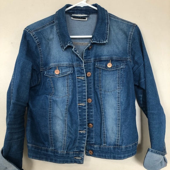 Jackets & Blazers - Stretchy dark blue jean jacket.
